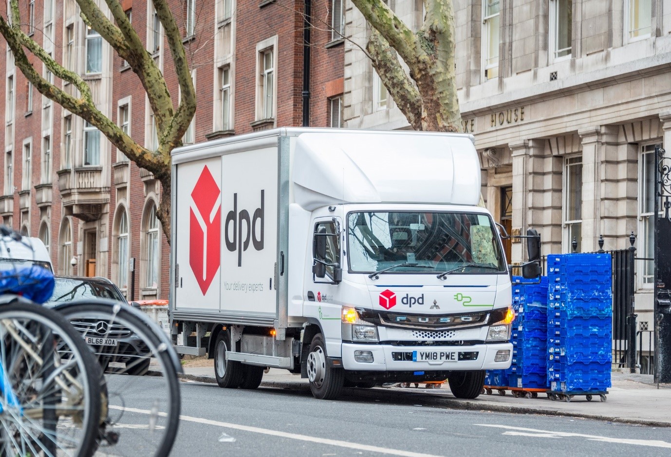 DPD driver relishes his zero-emission FUSO eCanter’s ‘sounds of silence’ 